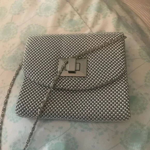 Elegant *La Regale* Silver Bead Chain Crossbody Bag Satin Lining - Picture 8 of 10